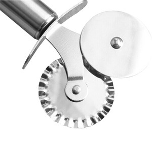 Ascia da taglio per <span class=keywords><strong>Pizza</strong></span> fatta a mano taglierina per artigianato da cucina Peel 3 pezzi Set coltello da <span class=keywords><strong>disegno</strong></span> con rullo in plastica a doppia lama a dondolo - Product Image 4