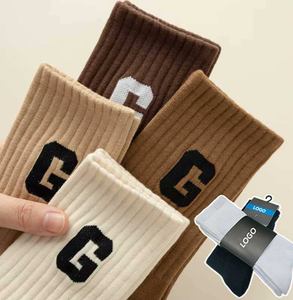Chaussettes pour hommes et femmes avec logo en lettres, en coton tricoté, respirantes, pour un usage quotidien en automne, possibilité de personnalisation - Product Image 1