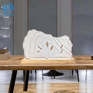 Sculpture moderne minimaliste en résine et pierre avec feuilles tombantes 650x70x380mm, décoration artistique pour salon, entrée, villa, club-house - Product Image 1