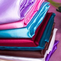 Nappe de table en satin noire de 108 pouces pour décoration de table de cocktail, remise de diplômes, hôtel, mariage, banquets
