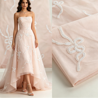 Robes de demoiselle d'honneur en organza rose clair transparent avec nœud brodé de sequins blancs et broderie florale pour l'été (garçons et filles)