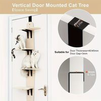 Arbre à chat suspendu à la porte à 4 niveaux, arbre à chat sur porte avec marches entièrement recouvertes de tapis, mobilier de repos et de grattage pour chats d'intérieur