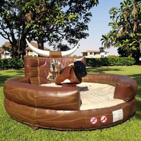 La machine mécanique d'équitation de taureau de rodéo de jeux commerciaux d'adultes commande le tour mécanique gonflable de taureau à vendre