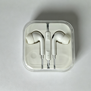 Audífonos Intrauditivos con Cable, Baja Distorsión, Sonido Estéreo, Puerto de 3.5mm, Aislamiento de Ruido, Sonido Envolvente para Juegos y Películas - Product Image 3