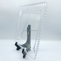 Assiettes de présentation carrées transparentes en plastique acrylique durable avec bordure argentée et dorée pour mariage