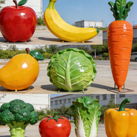Levensechte, grote glasvezel sculpturen van groenten en fruit voor decoratie in commerciële boerderijen en attractieparken