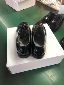 Chaussures habillées en cuir brillant PU DFP01 pour hommes, personnalisables - Product Image 6