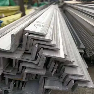 Inşaat yapısı için yüksek kaliteli Q195 karbon galvanizli düz çelik çubuklar L şekilli çelik açı fiyat