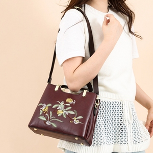 Sac à main pour femme <span class=keywords><strong>en</strong></span> cuir PU <span class=keywords><strong>de</strong></span> qualité supérieure, moderne, naturel, tendance, vente <span class=keywords><strong>en</strong></span> gros, nouvelle arrivée, broderie florale, imperméable - Product Image 5