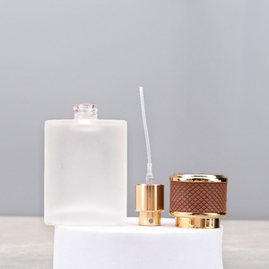 Hot Sale Empty Frosted Glass Spray <b>Bottle</b> <b>30ml</b> 50ml Oblate Screw Refillable <b>Perfume</b> <b>Bottles</b> - Product Image 2