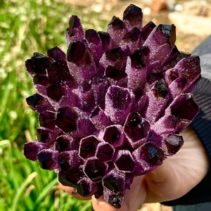 Cristal Pulido Artesanal en Racimo Morado para Decoración de Oficina y Colección, Venta al Por Mayor - Product Image 1