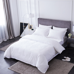 Ensemble de literie en coton pur pour hôtel cinq étoiles quatre pièces blanc King Size - Product Image 3