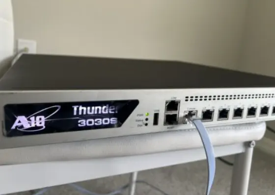 Passerelle de service d'application unifiée A10 Networks Thunder 3030S TH3030 avec CGN lic