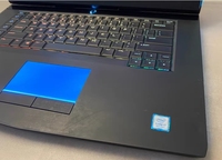 Laptop WXR 15 R4, con Intel Core I7-8750H, 16GB di RAM e 256GB di Memoria, Laptop di Seconda Mano