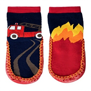 Chaussettes-pantoufles décontractées pour tout-petits, camion de pompiers, dessin animé, jacquard, semelle en cuir antidérapante pour bébé - Product Image 4
