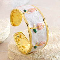 Nouveau style bracelet tulipe en acier inoxydable anti-goutte, luxueux et haut de gamme, polyvalent et élégant, en émail et acier titane à ouverture réglable