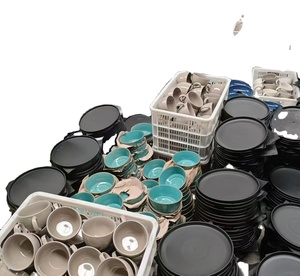 Cerámica al por mayor directamente de fábrica, platos y cuencos de cerámica económicos en stock, surtido de cerámica en cajas/cartones. - Product Image 1