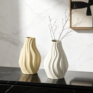 Vaso da Tavolo Piccolo YBH Luxury European per Arredamento Casa, Vaso Moderno a Strisce <span class=keywords><strong>in</strong></span> <span class=keywords><strong>Ceramica</strong></span> Ecologica/Porcellana per Fiori, Ideale per Matrimoni e Pasqua - Product Image 3