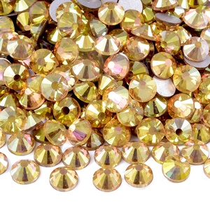 Nouvelle Carte de Couleurs de Strass en Verre Brillant de Bonne Qualité pour Nail Art Non Thermocollant Oleeya Factory - Product Image 5