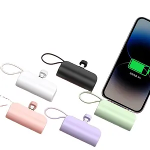 Custom Capsule Sleutelhanger Power Bank Ce & Fcc Gecertificeerd 5000Mah Ultra-Slanke Power Bank Met Ingebouwde Kabel Perfecte Telefoon Accessoire