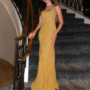 Vente en gros de robes fines de vacances haut de gamme avec broderie de perles florales pour femmes <span class=keywords><strong>jupe</strong></span> <span class=keywords><strong>longue</strong></span> en bord de mer pour soirée robes d'invités de <span class=keywords><strong>mariage</strong></span> - Product Image 4