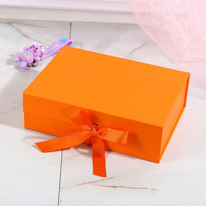 Elegante caja de papel magnética azul con Lazo de cinta Bonito regalo para el día de San Valentín con laminación mate e impresión en relieve - Product Image 5