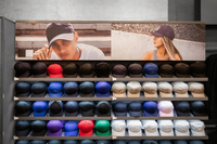 Présentoir à Chapeaux Personnalisé Fanghua pour Magasin de Détail, Étagères de Présentation pour Casquettes New Era, Support pour Casquettes de Baseball en Magasin de Détail