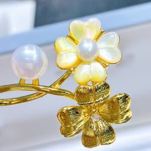 เข็มกลัดดอกไม้สี่กลีบไข่มุกน้ำจืดใหม่ เข็มกลัดดอกไม้คู่ ดีไซน์เก๋ ตกแต่งหน้าอกอย่างมีสไตล์ ดอกไม้ประดับหน้าอกสุดหรู - Product Image 3