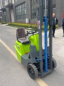 מלגזה חשמלית זולה של YCMG במשקל 1.5 טון, 2 טון, 2.5 טון, 3 טון, 5 טון, מחיר מיני מלגזה חשמלית מסין עם אישור CE - Product Image 6