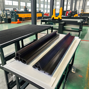 <span class=keywords><strong>Bande</strong></span> <span class=keywords><strong>d</strong></span>'étanchéité en caoutchouc mousse EPDM <span class=keywords><strong>de</strong></span> qualité supérieure <span class=keywords><strong>Bande</strong></span> <span class=keywords><strong>d</strong></span>'étanchéité inférieure étanche <span class=keywords><strong>pour</strong></span> portes <span class=keywords><strong>de</strong></span> <span class=keywords><strong>douche</strong></span> Traitement <span class=keywords><strong>de</strong></span> coupe personnalisé disponible - Product Image 5