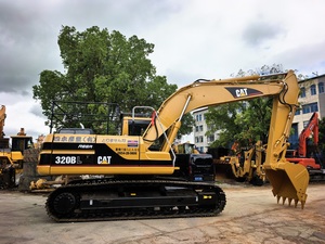 Vente Flash : Excavatrice sur chenilles d'occasion 20 tonnes, modèle Cat 320BL, pour travaux de terrassement et de construction, en promotion - Product Image 5