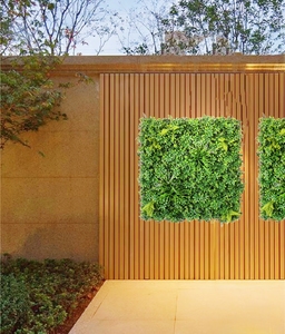 แผงฉากหลังพลาสติกตกแต่งภายในและภายนอกอาคารแบบเป็นมิตรกับสิ่งแวดล้อม 33A พร้อมใบไม้ประดิษฐ์สีเขียวและหญ้าติดผนังแบบ 3 มิติ - Product Image 4