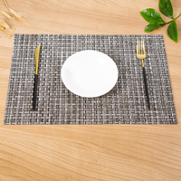 Conception personnalisée, écologique, résistante à la chaleur, PVC noir, antidérapant, lavable, tissé, vinyle, utilisation en restaurant, sets de table, dessous de plat