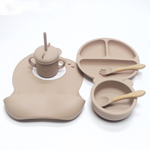 Cuenco de silicona de oso para niños con ventosa, vajilla de dibujos animados para bebés de grado alimenticio, herramienta bonita para comer y alimentar accionada manualmente - Product Image 1