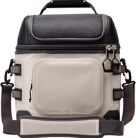 Glacière souple portable Coleman Pro, isotherme, capacité 24 canettes, durable pour usage extérieur, avec bandoulière et fermetures éclair de rangement supplémentaires