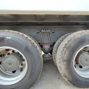 Camions bennes Sinotruck Howo 6x4 10 roues 371 ch Euro 2 et 8x4 12 roues 375 ch diesel d'occasion pour la vente en Afrique - Product Image 6