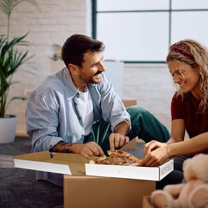 Cajas de Pizza Corrugadas Blancas de 8.4x8.4x1.7 Pulgadas - Contenedores Ventilados Impresos a Color para Pizzas Individuales - Product Image 5