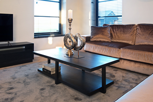 Mesa de Centro Salontafel Oakura, Muebles Elegantes, Color Negro Cepillado, Madera Maciza, Rectangular, para Sala de Estar - Product Image 2