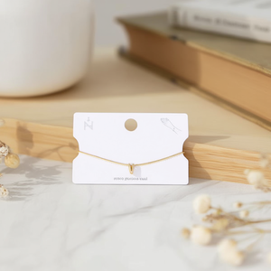 Collar de Cadena Fina Plusera V, Chapado en Oro, Acero Inoxidable, Cadena de Serpiente Minimalista, Unisex, para Uso Diario - Product Image 2