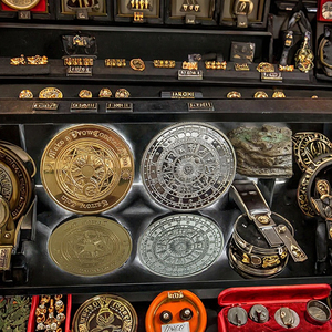 Juego de 12 Monedas de Constelaciones del Zodiaco - Monedas Coleccionables Bañadas en Oro, Arte Abstracto con Temática de <span class=keywords><strong>Amor</strong></span> <span class=keywords><strong>y</strong></span> Deportes, Regalo de Astrología para Hombres <span class=keywords><strong>y</strong></span> Mujeres - Product Image 3