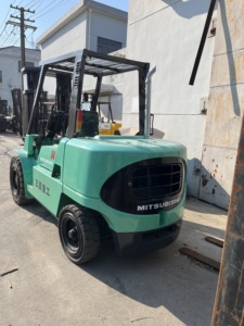 รถยกพาเลทแบบถ่วงน้ำหนัก Mitsubishi 500 กก. สำหรับงานหนัก ใช้กับก๊าซ CNG เหมาะสำหรับคลังสินค้าและลานจัดเก็บ - Product Image 5
