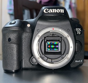 95% New Cannon <span class=keywords><strong>EOS</strong></span> <span class=keywords><strong>7D</strong></span> <span class=keywords><strong>Mark</strong></span> II Mirrorless máy ảnh 20.2MP Full HD Video cho động vật hoang dã/Thể thao nhiếp ảnh - Product Image 2