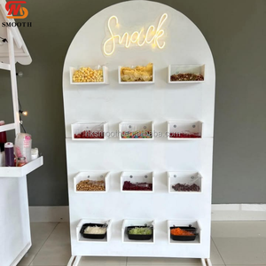 Support mural minimaliste en PVC arqué de 1,80 m pour bonbons et snacks, avec 12 compartiments, pour présentoir de desserts de mariage - Product Image 1