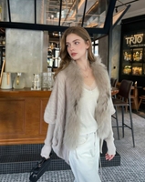 Suéter Oversize con Mangas Murciélago y Cuello de Pelo Sintético - Elegante Tejido Holgado Gris Nube, Top de Moda Otoño Invierno