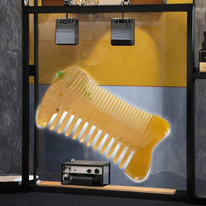 Peine de Peluquería Profesional de Dientes Anchos con Mango de Fibra de Carbono y Logotipo Personalizado al por Mayor para Uso en Salón - Product Image 3