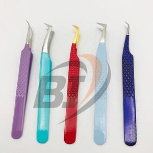 Pinzas de extensión de pestañas de acero inoxidable de grado profesional personalizadas al por mayor agarre fuerte sostenible punta puntiaguda recubierta de color - Product Image 2