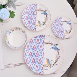 Service de vaisselle en porcelaine fine de luxe moderne, motif doux et durable, assiettes en céramique à bord doré pour la maison, les mariages et les fêtes - Product Image 2