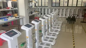 Analyseur corporel 3D intelligent avec scanner facial IA, prise EU/UK, garantie 2 ans, pour salons de beauté (prise US/UK) - Product Image 3