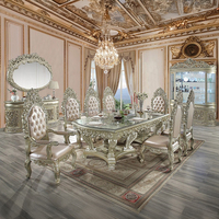Ensemble de table à manger élégante de style néoclassique en argent, table en bois sculptée royale turque avec miroir ovale pour l'intérieur d'une maison de luxe