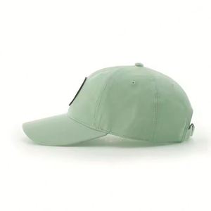 Gorra de Béisbol de Alta Calidad con 6 Paneles Impresos, Parches de PVC con Logotipo, Gorra Deportiva Resistente y Elegante para Exteriores - Product Image 2